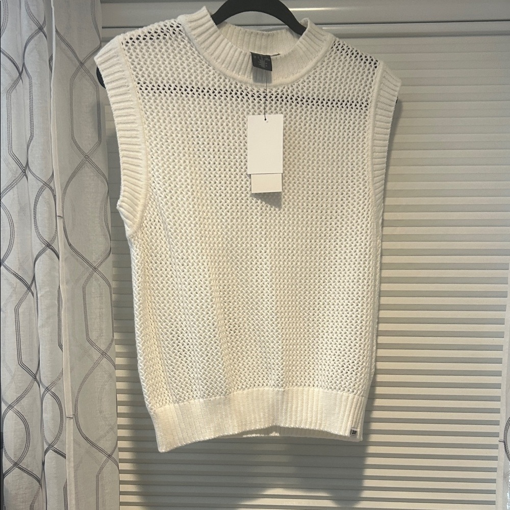 DKNY White Knit Top size large